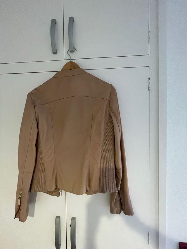 Vendo Chaqueta Mango polipiel rosa palo