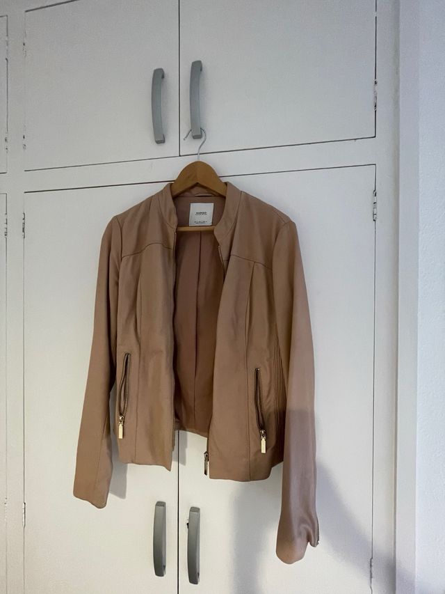 Vendo Chaqueta Mango polipiel rosa palo