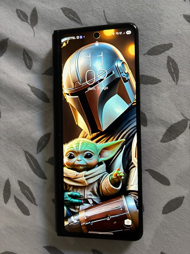 Samsung Galaxy Z Fold 3 5G - phantom black.