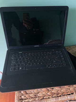 Portátil Compaq Presario CQ57