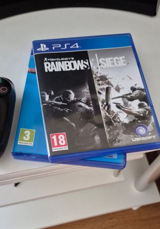 PS4 (PlayStation 4) negra