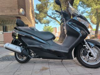 Suzuki Burgman 200 - Scooter
