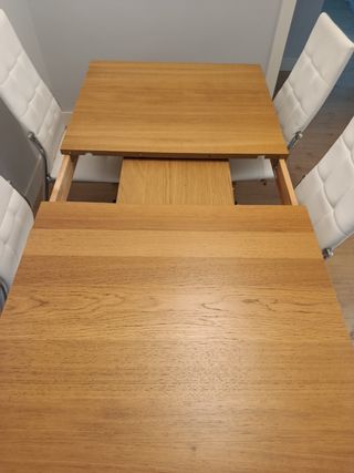 Mesa comedor Ikea extensible y 4 sillas blancas 