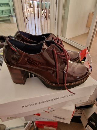Zapatos Callaghan charol marrones 37