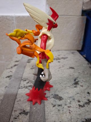 Action Figure Tomy Pokémon Mega Blaziken Nintendo