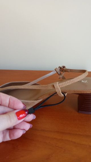 Zapatos Zara beige de tacón