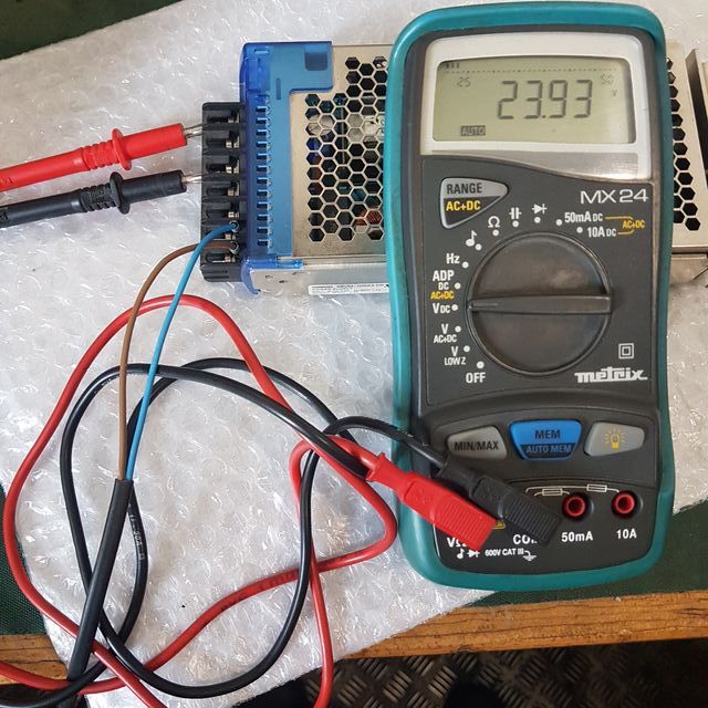 Alimentatore Omron S8VM-10024CD