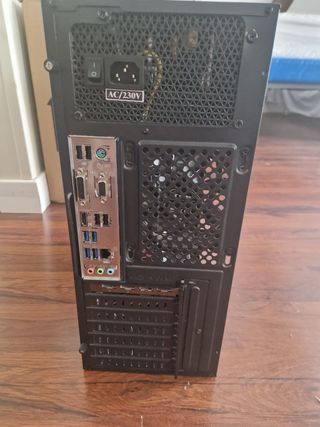 PC Gaming AMD Ryzen 5 5600 y Radeon RX 6600