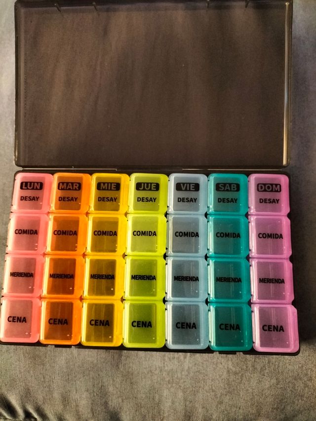 Portapillole settimanale per 7 giorni