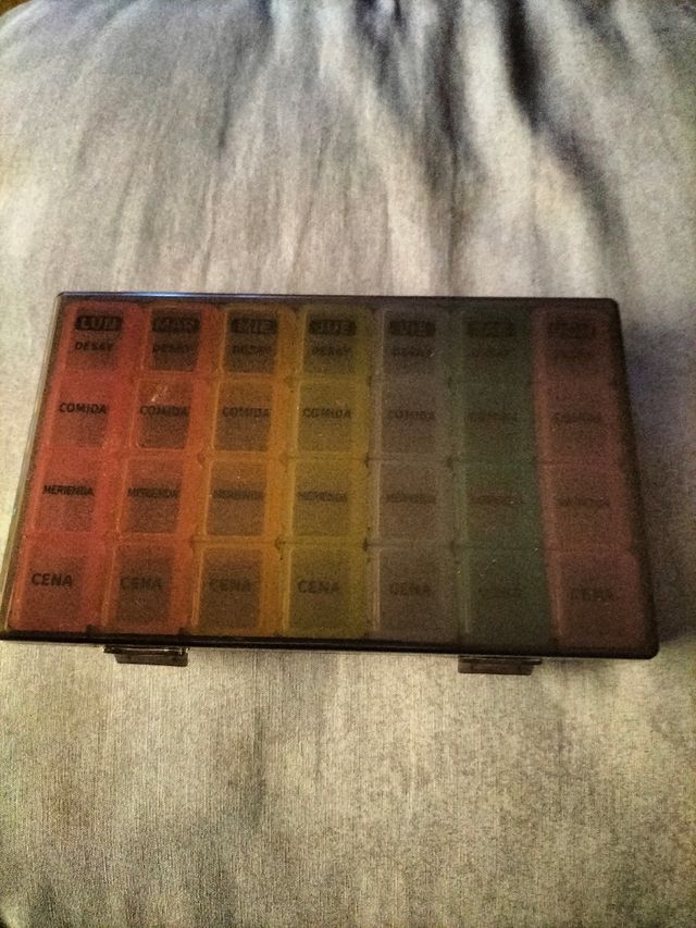 Portapillole settimanale per 7 giorni