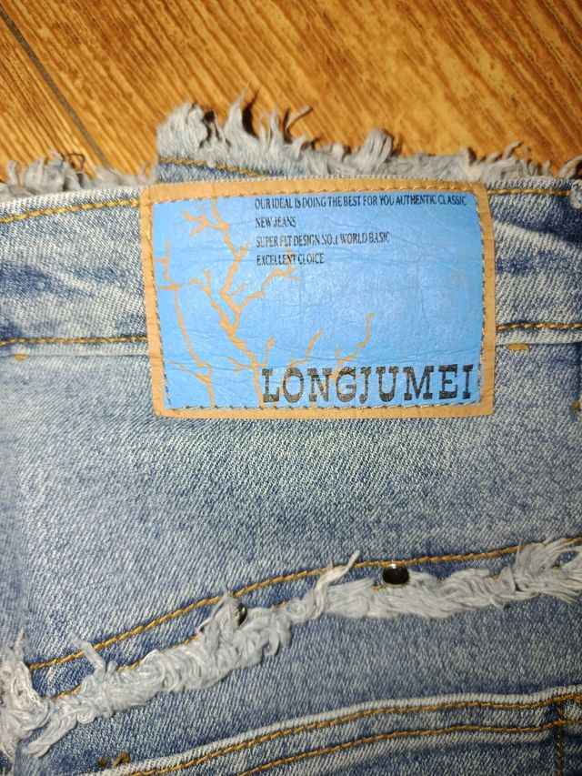 Pantalones vaqueros acampanados