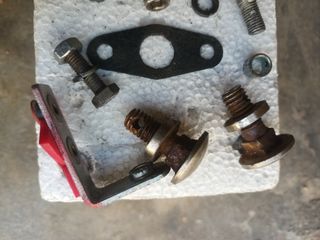 Repuestos moto: Tornillos y piezas