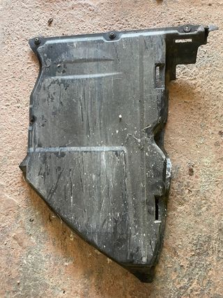 cubrecarter caja de cambios BMW 320d Compact 
