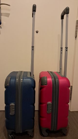 2 Maletas viaje infantiles  4 ruedas Azul y Rosa