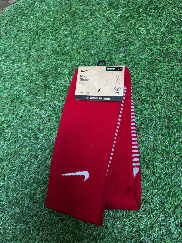 Calcetines Nike Strike (Rojas y Moradas)