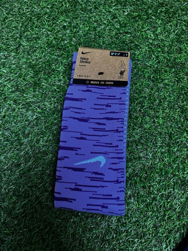 Calcetines Nike Strike (Rojas y Moradas)