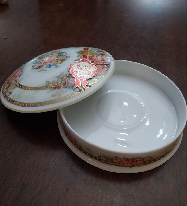 Portagioie porcellana Limoges France M.A.B.A