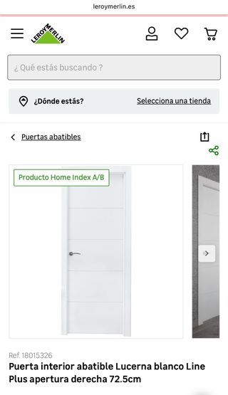 Puerta blanca con cerradura