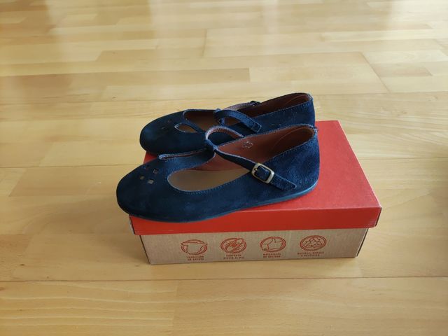 Merceditas Chuches niña ante marino 32