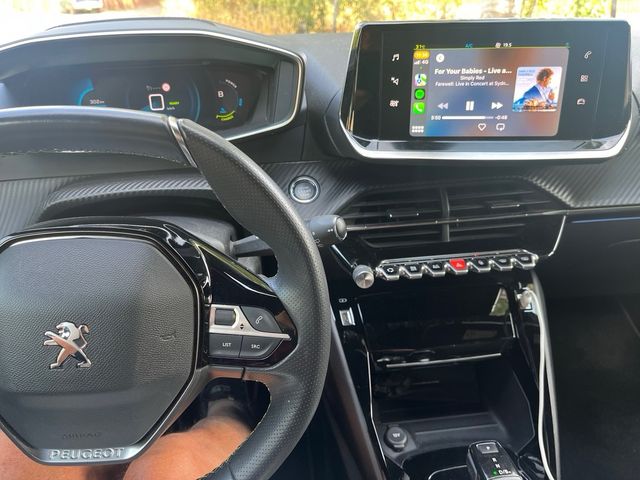 Peugeot e208  GT LINE 2021
