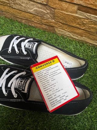 Converse Chuck Taylor negras