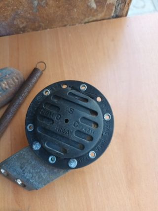 Piezas moto clásicas: pedal, muelle, claxon