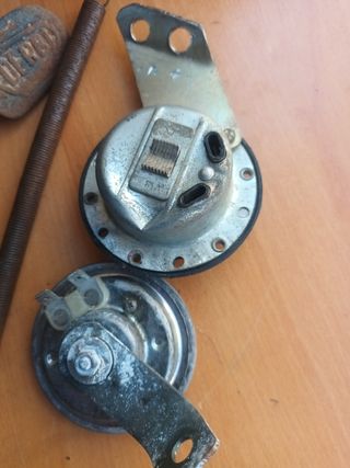 Piezas moto clásicas: pedal, muelle, claxon