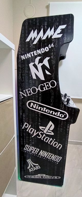 Máquina Arcade Retro hecha a mano.
