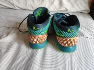 Nike Kyrie Irving 1 "Australia"