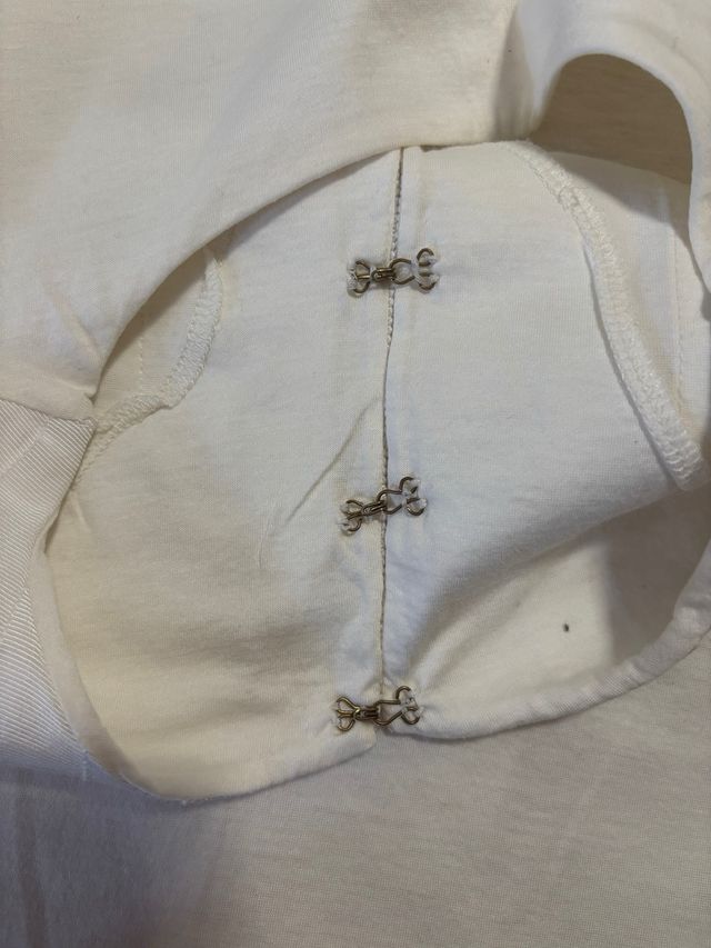 Blusa blanca sin mangas