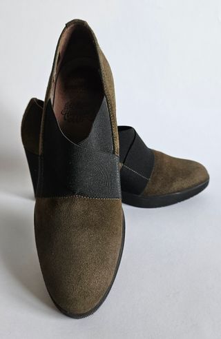 Zapatos Wonders de tacón, piel vuelta. Talla38.
