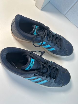 Zapatillas Adidas - Negras con Verde Agua