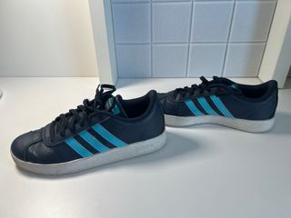 Zapatillas Adidas - Negras con Verde Agua
