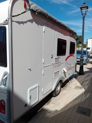 Caravana Across Premium 375, 5 plazas
