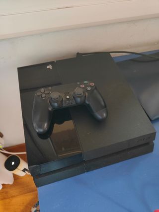 PS4 (PlayStation 4) 500GB + GTA V + mando