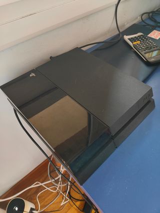 PS4 (PlayStation 4) 500GB + GTA V + mando