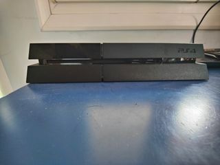 PS4 (PlayStation 4) 500GB + GTA V + mando