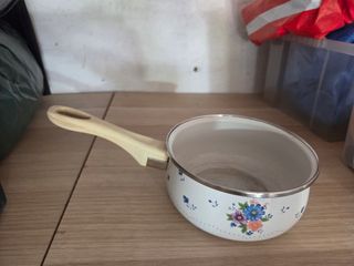 Cacerola antiga, flores, Espanha