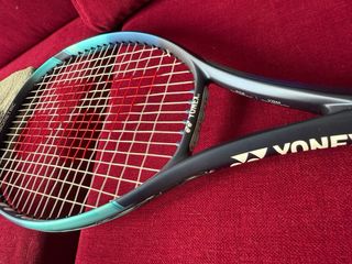 Raqueta Yonex Ezone 26