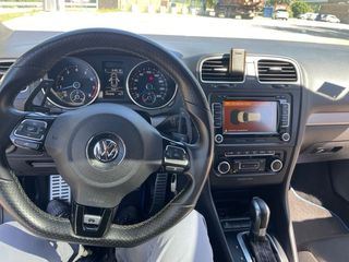 Volkswagen Golf R 2011