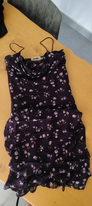 Vestido floral negro y morado