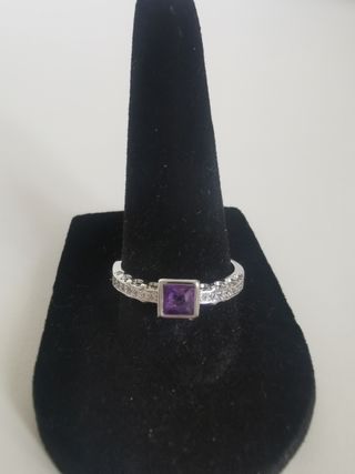 Anillo con Amatista natural. 