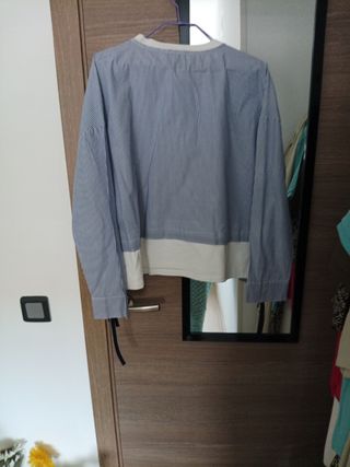 Camiseta Bershka rayas azules