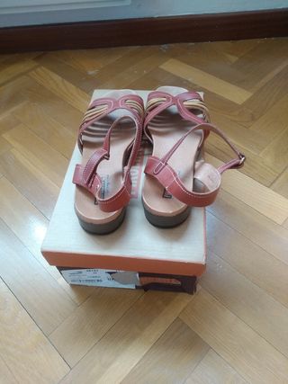 Sandalias Pikolinos rojas y marrones, 40