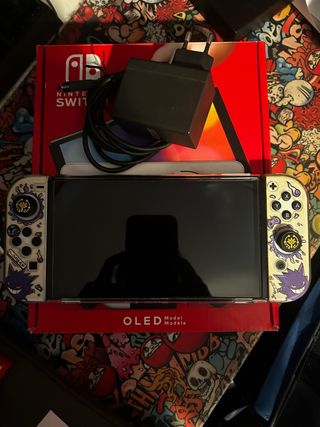 Nintendo Switch OLED - blanco y negro 