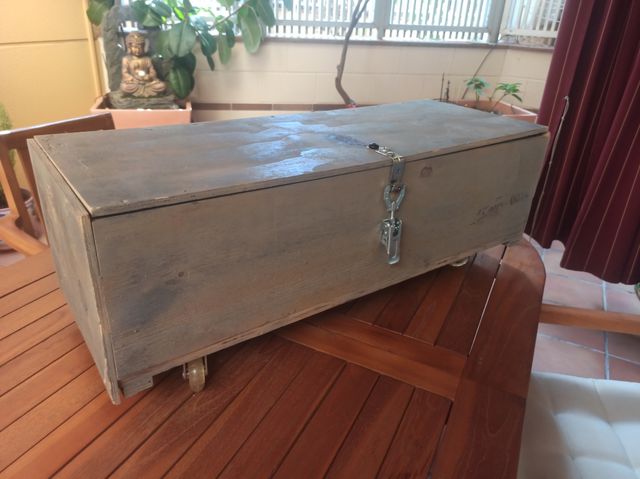 Arcón madera con ruedas - Gris