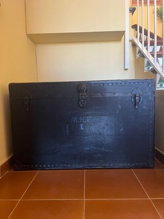 Baúl madera antiguo
