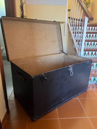 Baúl madera antiguo
