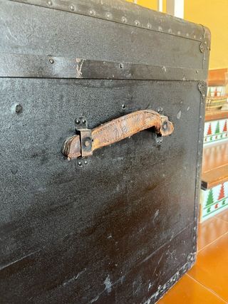 Baúl madera antiguo
