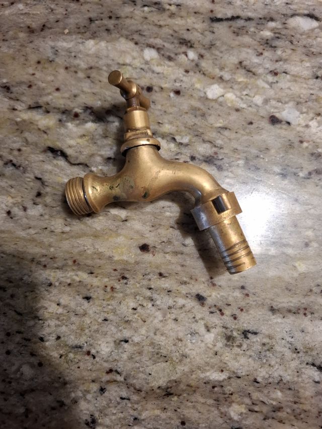 Grifo antiguo latón